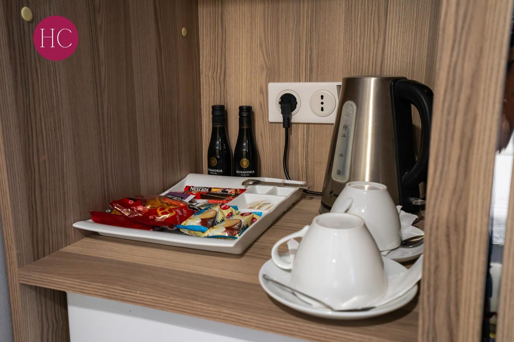 Central Hotel, Fitness And Spa Vinica Экстерьер фото