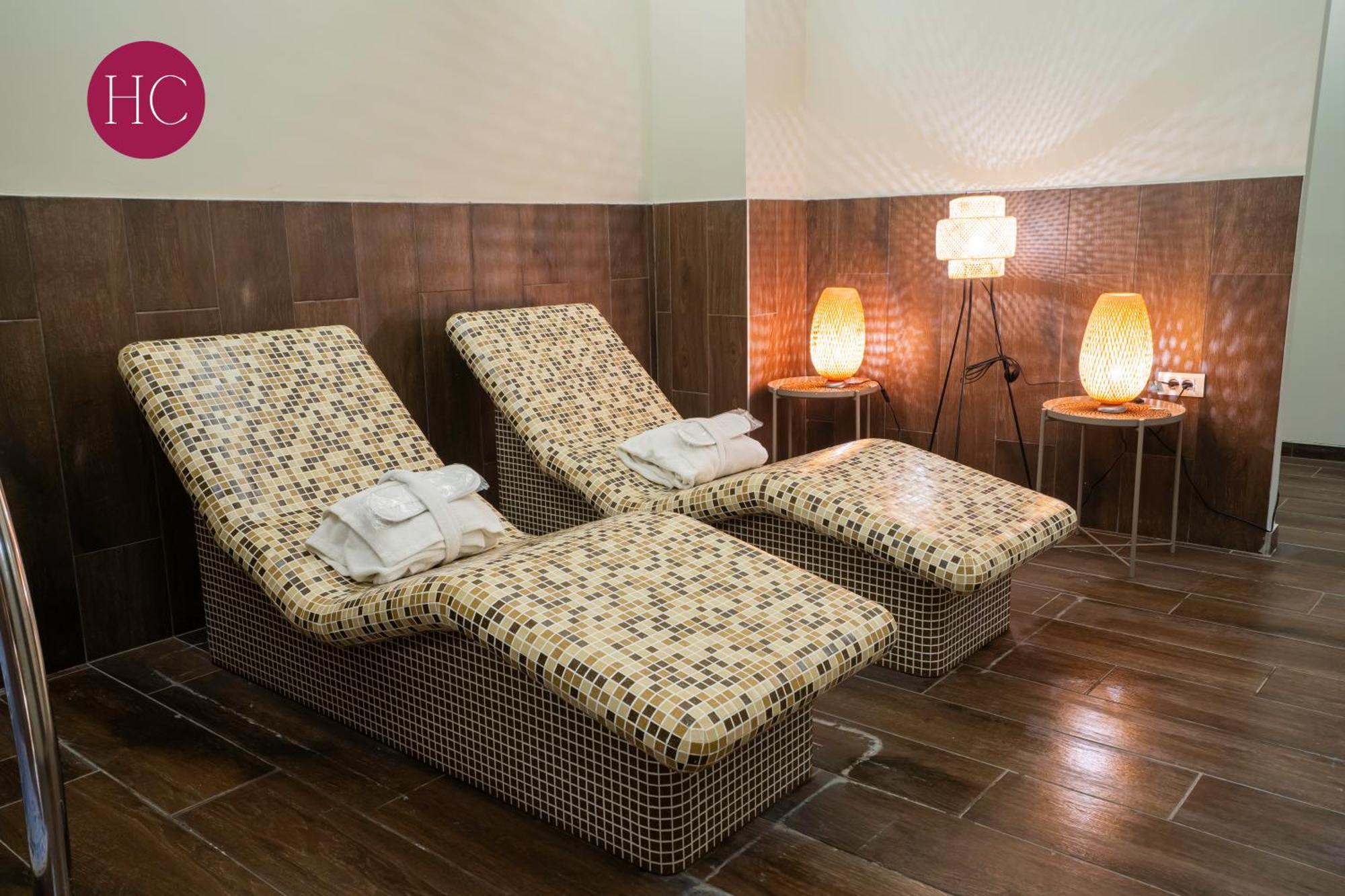 Central Hotel, Fitness And Spa Vinica Экстерьер фото