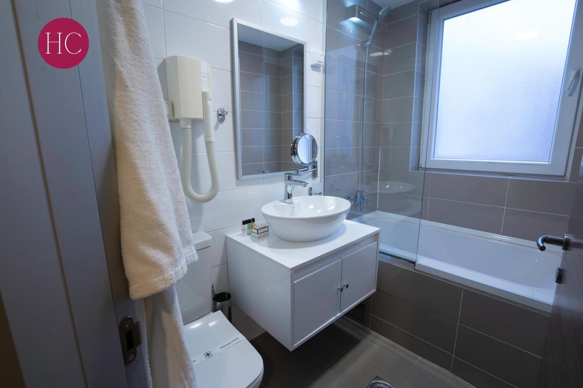 Central Hotel, Fitness And Spa Vinica Экстерьер фото