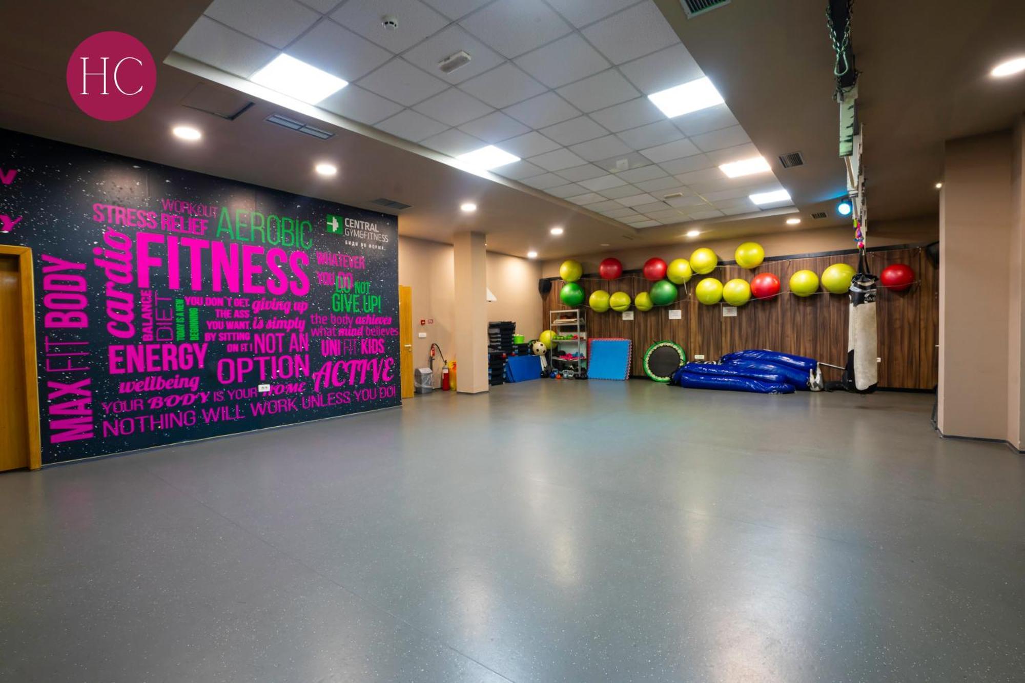 Central Hotel, Fitness And Spa Vinica Экстерьер фото