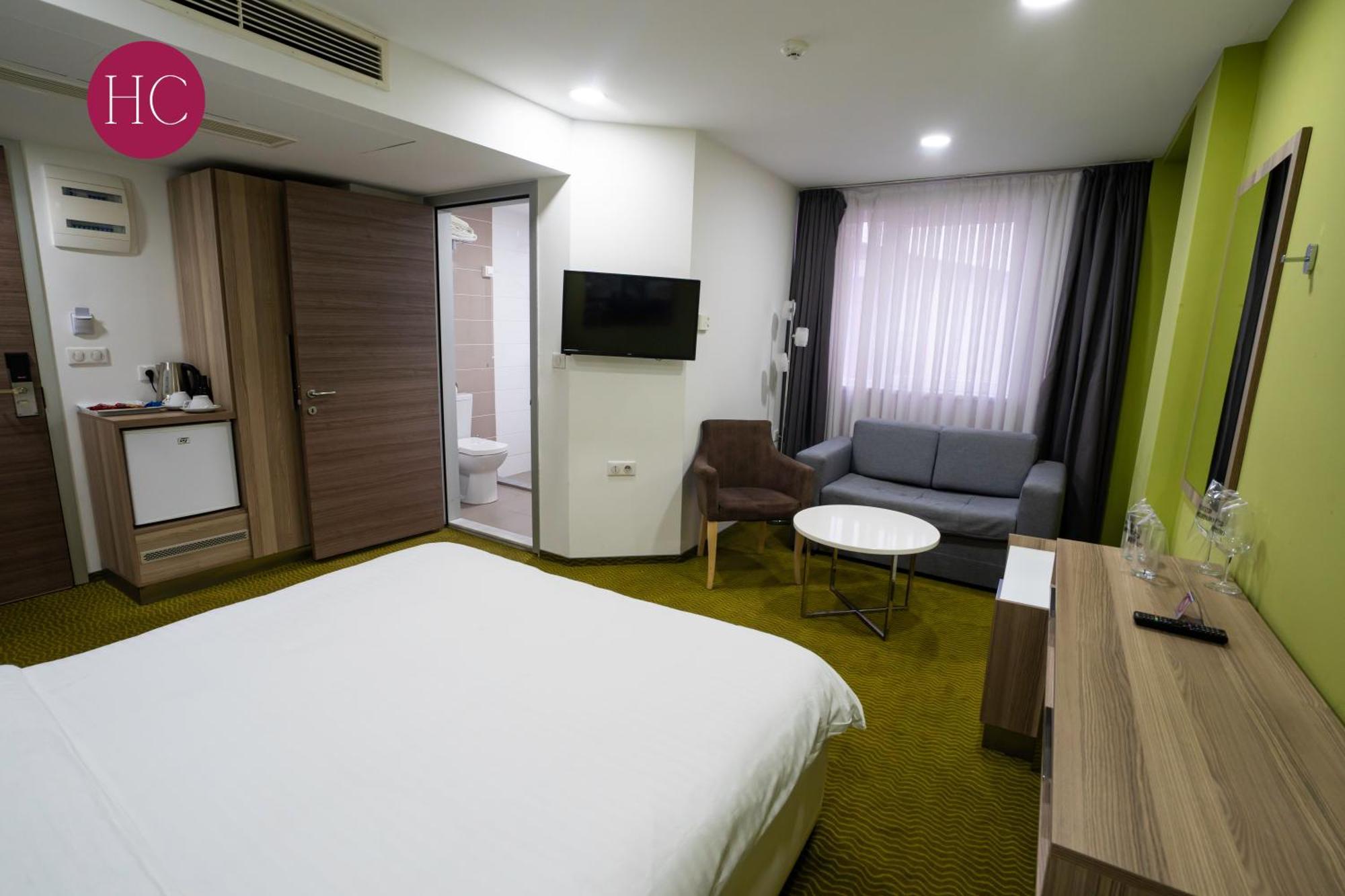 Central Hotel, Fitness And Spa Vinica Экстерьер фото