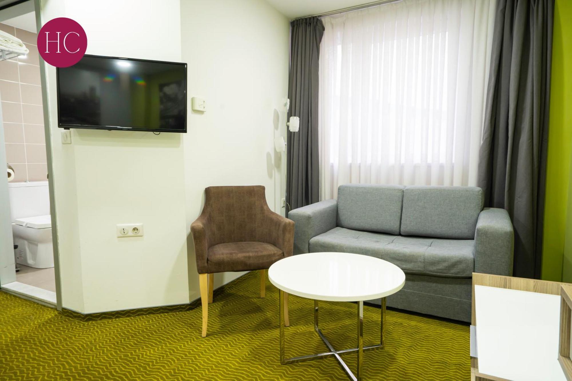 Central Hotel, Fitness And Spa Vinica Экстерьер фото