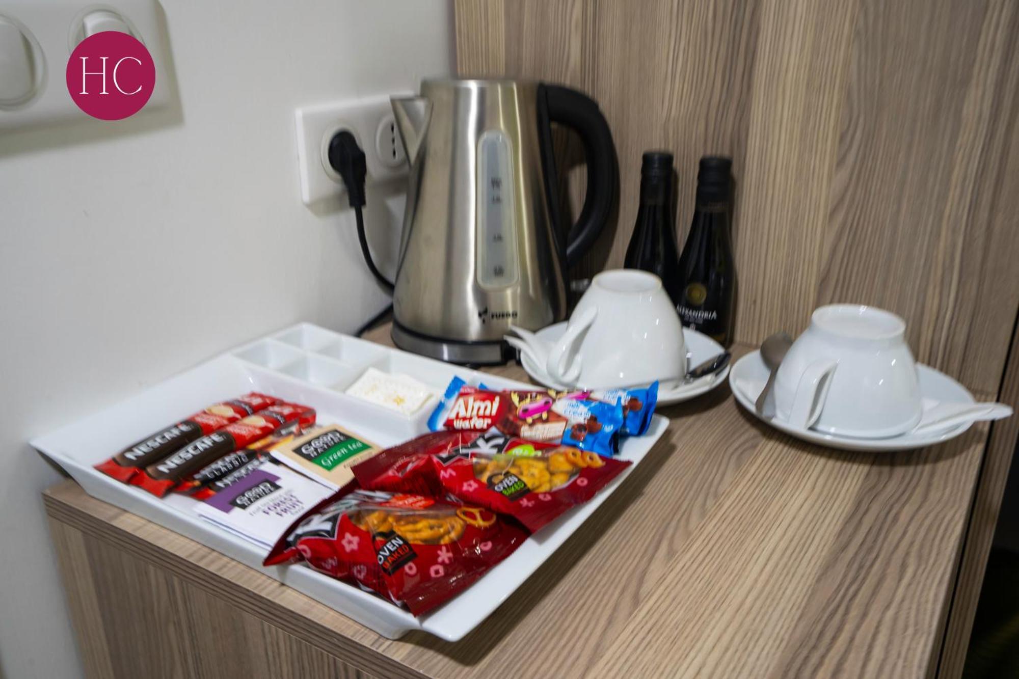 Central Hotel, Fitness And Spa Vinica Экстерьер фото