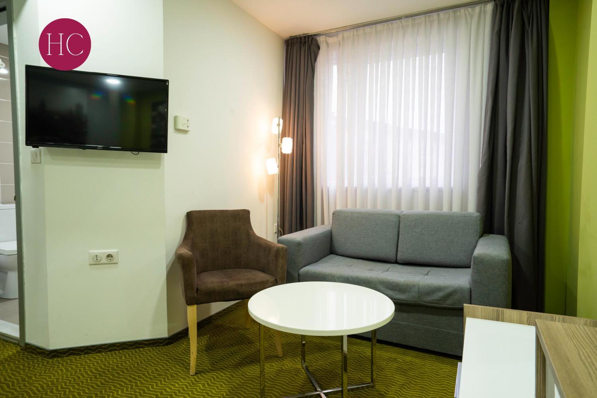 Central Hotel, Fitness And Spa Vinica Экстерьер фото