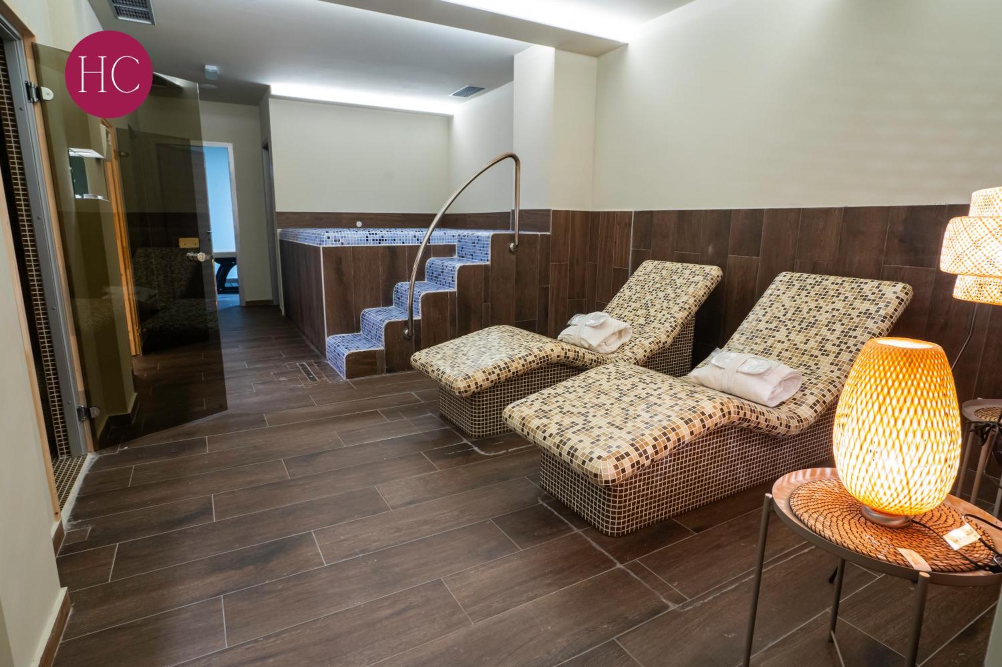 Central Hotel, Fitness And Spa Vinica Экстерьер фото