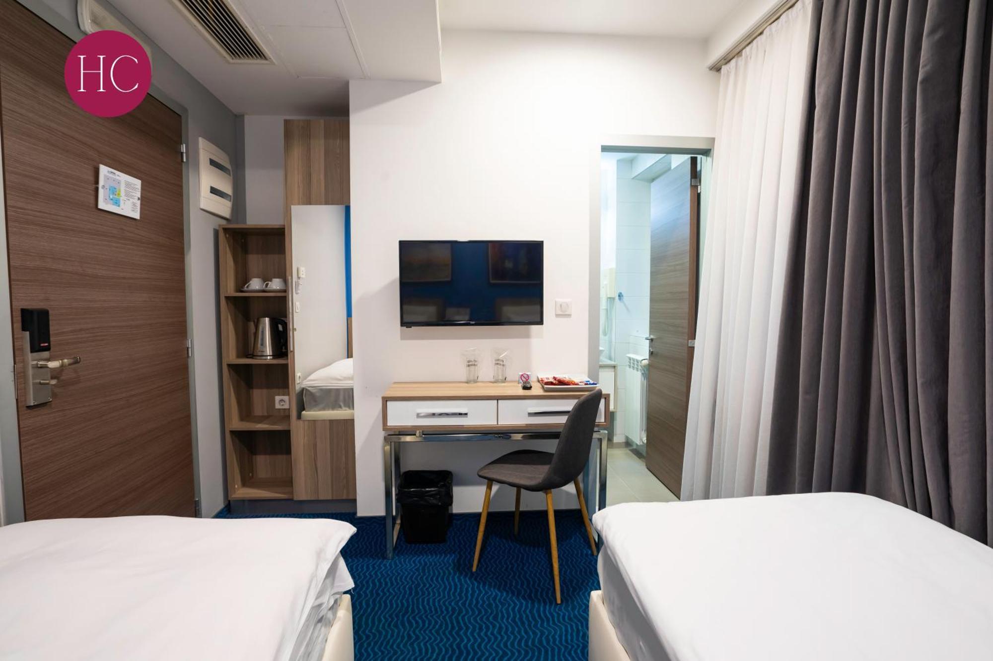 Central Hotel, Fitness And Spa Vinica Экстерьер фото