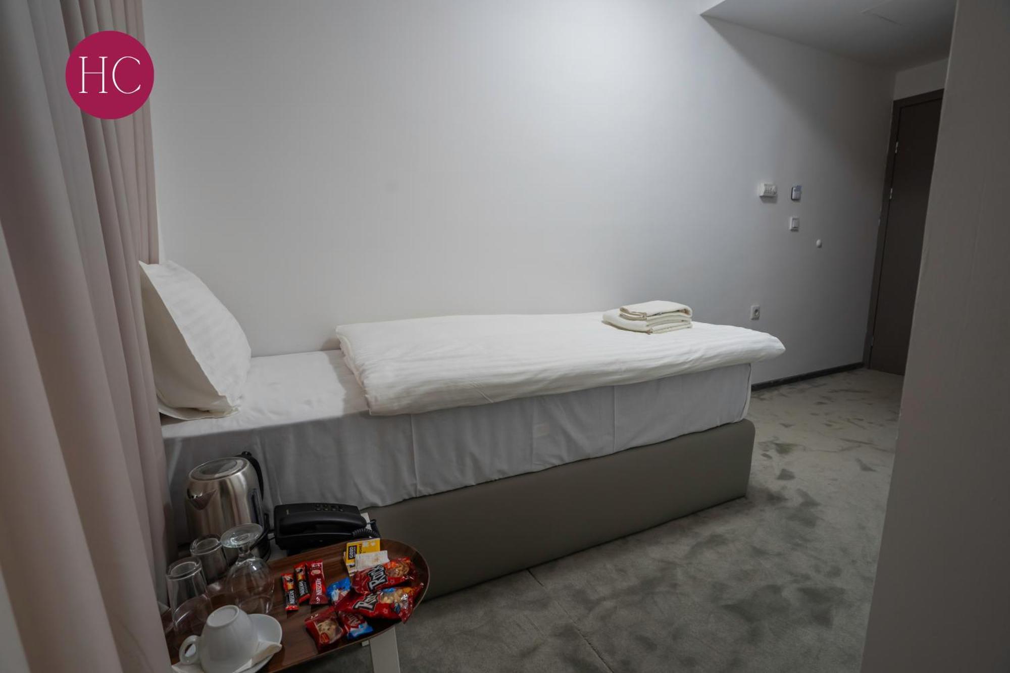 Central Hotel, Fitness And Spa Vinica Экстерьер фото