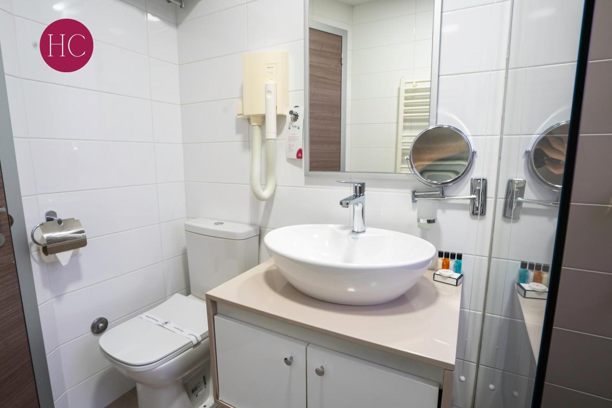 Central Hotel, Fitness And Spa Vinica Экстерьер фото