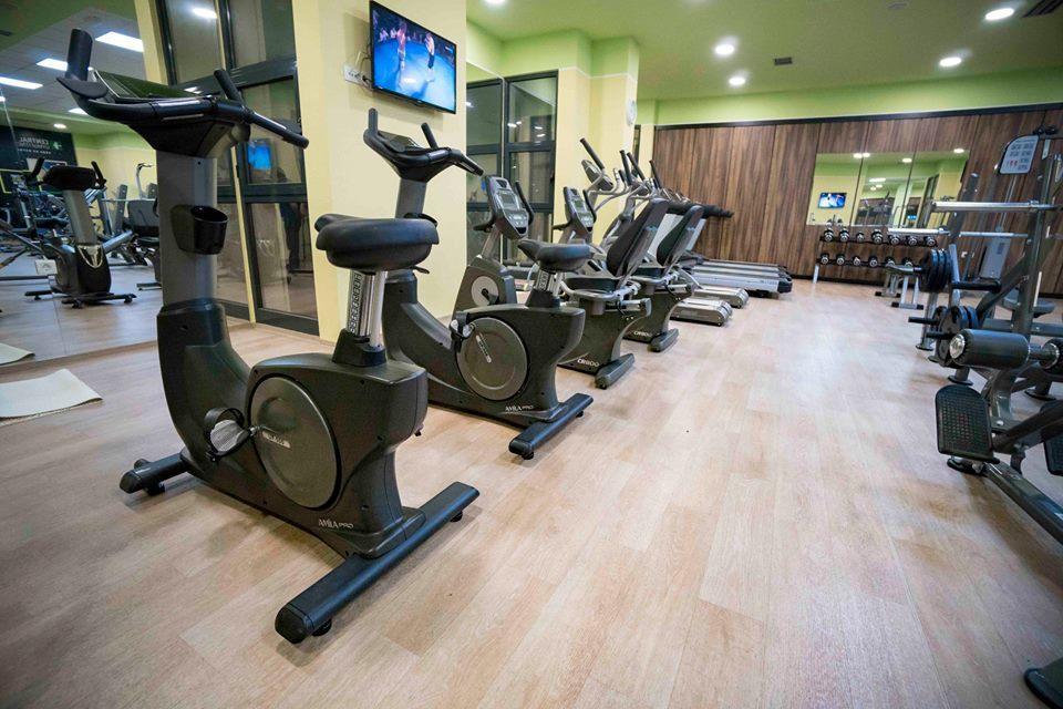 Central Hotel, Fitness And Spa Vinica Экстерьер фото